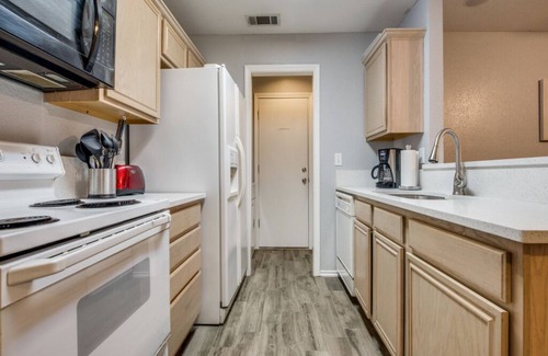 Frisco House | Cozy Accommodation In Quiet Neighborhood; near downtown Frisco,Toyota Stadium