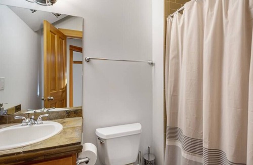 Alki House | Cozy Alki Beach Townhome