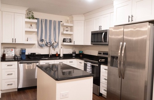 Hidden Valley House | Cozy and Charming Haven near NoDa