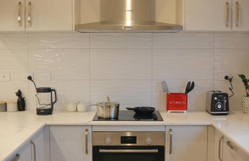 Sandringham Apartment | Cozy and comfortable, sunny three-storey building