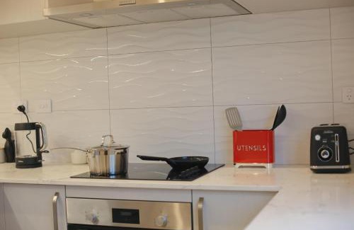 Sandringham Apartment | Cozy and comfortable, sunny three-storey building