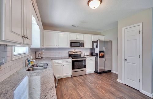 Statesboro House | Cozy and Contemporary Villa 1 Mile From GSU