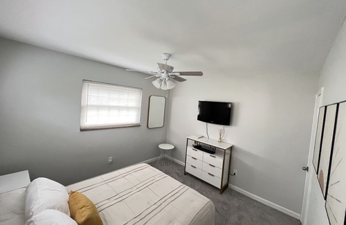 West Price Hill House | Cozy and Modern Home close to Downtown!