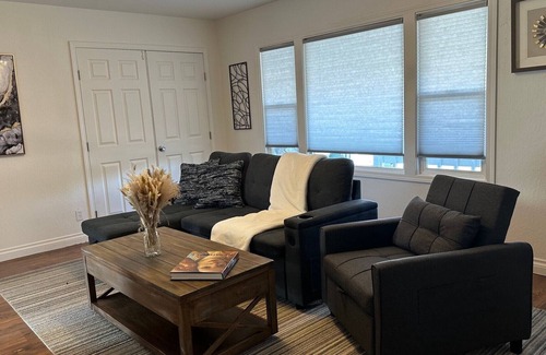 Northeast Reno House | Cozy and Pet Friendly "Movie House" in Reno with RV parking