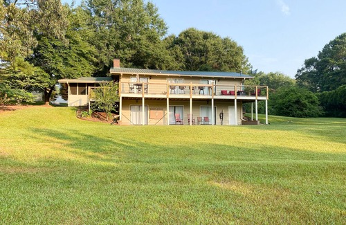 Westminster House | Cozy and Quiet Lake House- 30 Minutes from Clemson