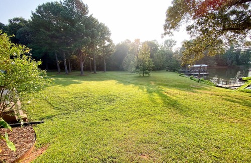 Westminster House | Cozy and Quiet Lake House- 30 Minutes from Clemson