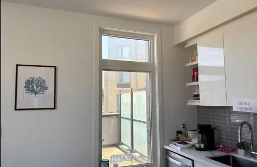 Lawrence Heights House | Cozy and Snug Room near Yorkdale