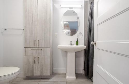Griffintown Apartment | Cozy and Spacious Condo Downtown
