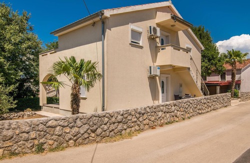 Malinska-Dubasnica Apartment | Cozy apartment in Malinska Dubasnica