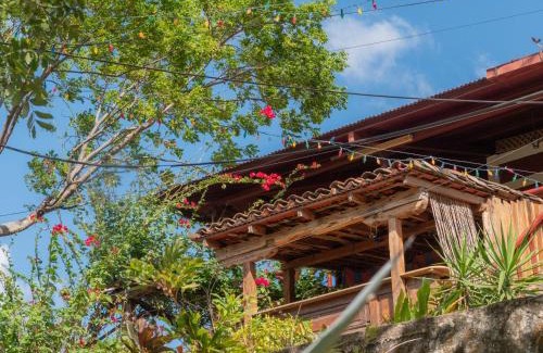 Paradise Bay Apartment | Cozy Apartment, Bayview, 3 blocks to beach/center