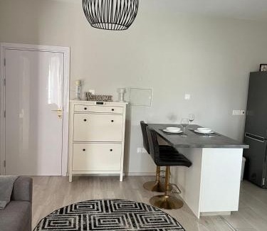 Agios Tychon Apartment | Cozy Apartment by the sea