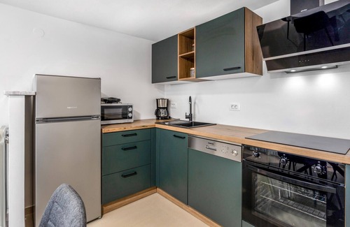 Brsec Apartment | Cozy apartment in Brsec with WiFi