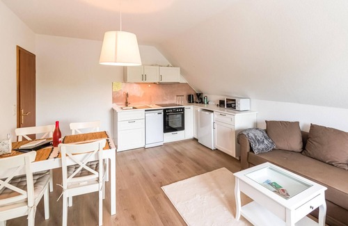 Schwackendorf Apartment | Cozy apartment in Hasselberg with WiFi