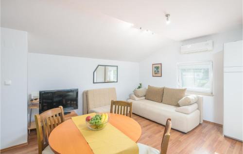 Malinska-Dubasnica Apartment | Cozy Apartment In Malinska Dubasnica