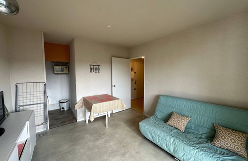 Le Penon Apartment | Cozy Apartment in Seignosse, 300m from Ocean, with Balcony and Private Garage