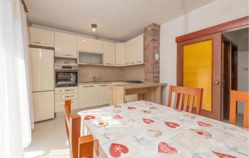 Sveti Juraj Apartment | Cozy Apartment In Sveti Juraj With Wifi