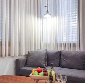 Tel Aviv City Center Apartment | Cozy Apartment in the Heart of Tel Aviv with Shelter by Sea N' Rent