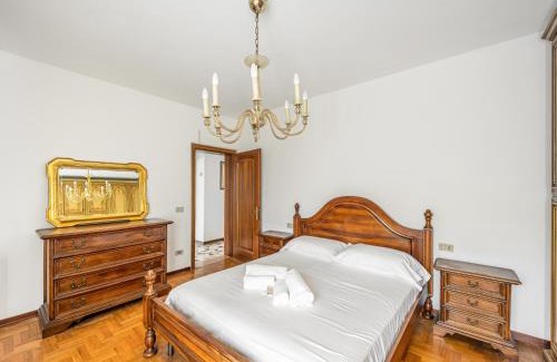 Campalto Apartment | Cozy Apartment near Venice with Balcony!