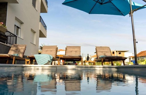 Kastel Kambelovac Apartment | Cozy apartment RoMa with private swimming pool and garden