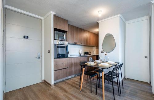 Independencia Apartment | Cozy Apartment with AC Steps from Metro Hospitales