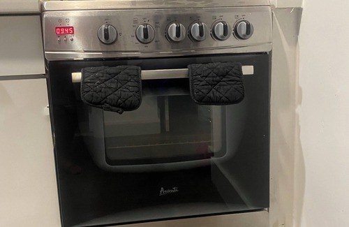Queens Apartment | Cozy apartment with Bedroom , New appliances WiFi, AC in Queens On The Beach