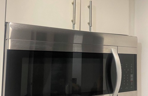 Queens Apartment | Cozy apartment with Bedroom , New appliances WiFi, AC in Queens On The Beach