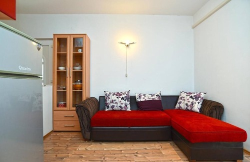 Fazana Apartment | Cozy Apartment With Shared Pool