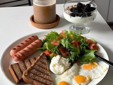 Otegen Batyra Apartment | Cozy Apt near Sayran, Shops & Cafés
