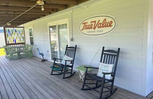 Port Lavaca House | Cozy beach cottage in Magnolia
