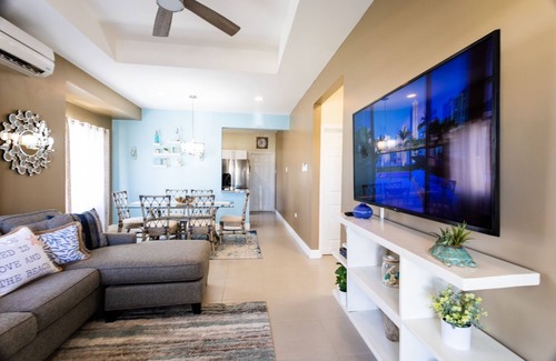 Lucea House | Cozy Beach House getaway in Lucea Hanover