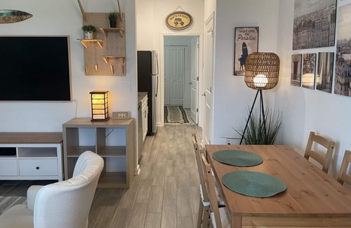 Silver Lake House | Cozy Beach Style Attached Apartment Studio