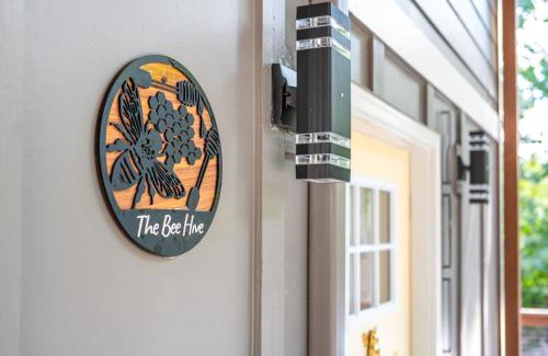 Bynum House | Cozy Beehive Treehouse