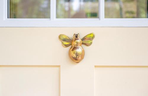 Bynum House | Cozy Beehive Treehouse