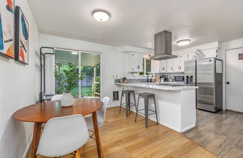 West Bench Cottage | Cozy Boise Gem: Private Yard, Game Room & Workspacen