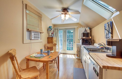 Boothbay Apartment | Cozy Boothbay Studio w/Patio ~ 5 Mi to Harbor!