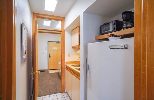 Brian Head Apartment | Cozy Brian Head Condo: Walk to Navajo Express Lift