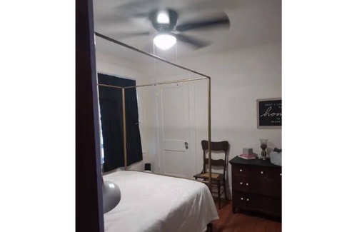 Lorain Condo | Cozy Brick Bungalow off Broadway