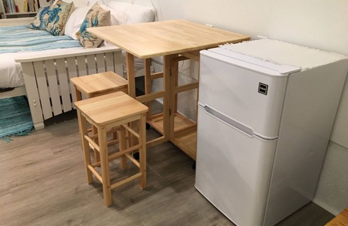 Ocean Isle Beach Apartment | Cozy, bright studio 5 minutes drive to beach