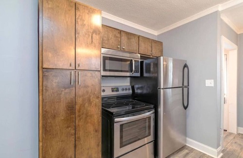 Bristol House | Cozy Bristol Retreat * 2 Blocks from State Street