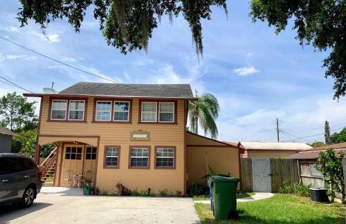 Winter Haven House | Cozy Bungalow