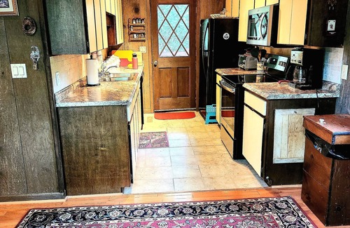 Burnsville Cabin | Cozy But Spacious Log Cabin at Mt. Mitchell Golf Course Community