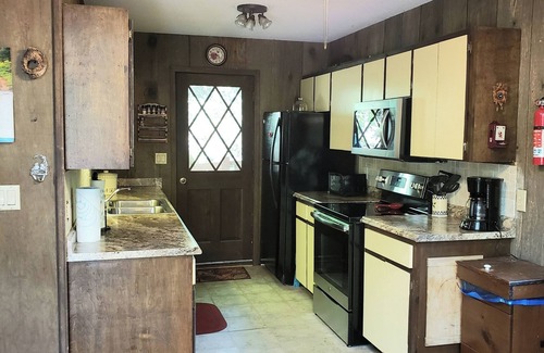 Burnsville Cabin | Cozy But Spacious Log Cabin at Mt. Mitchell Golf Course Community