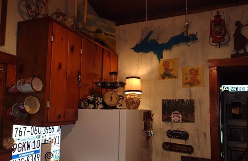 Brimley Cabin | Cozy cabin 10 miles from Sault Ste Marie & About 20 miles from bridge to Canada
