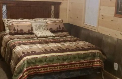 Alton Cabin | Cozy Cabin by the creek