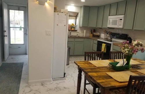 Reno House | Cozy cabin feel in midtown Reno