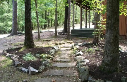 Mount Ida Cottage | Cozy Cabin for Two in beautiful setting