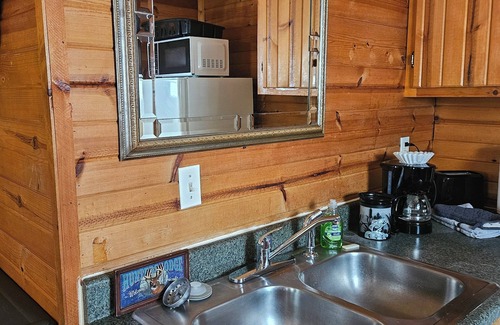 Richland Cabin | Cozy cabin in lovely Richland with WiFi, AC