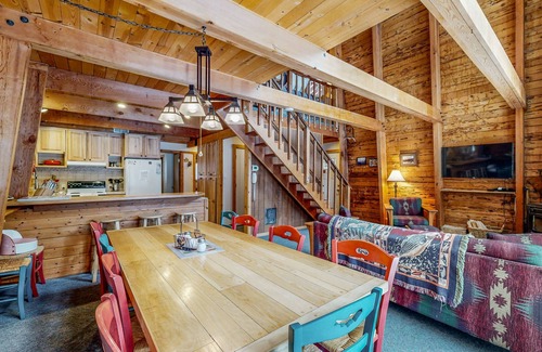 Serene Lakes Cabin | Cozy cabin in the heart of nature with wood fireplace, deck & loft