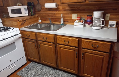 Timbo Cabin | Cozy cabin in the woods. Peaceful and only 15 minutes to Mountain View.