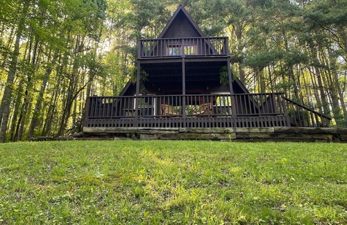 Burnsville Cabin | Cozy Cabin Near Mt. Mitchell, Blue Ridge Pkwy, SouthToe River, Burnsville & more